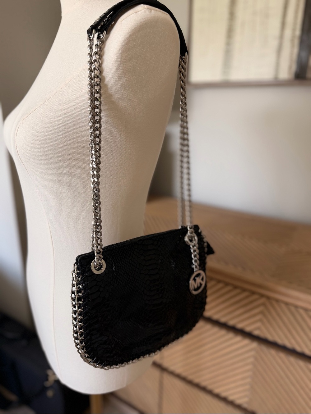 MICHAEL Michael Kors Black Leather Chain messenger Crossbody or Shoulder Bag